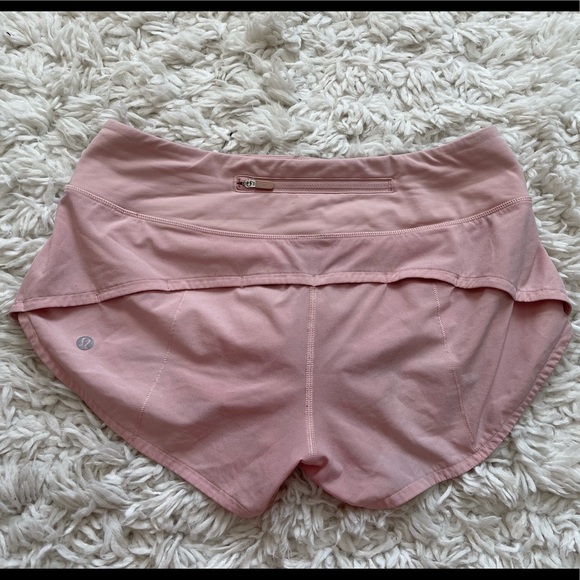 Lululemon Speed Up Short 2.5 in Dusty Pink - Picture 1 of 4